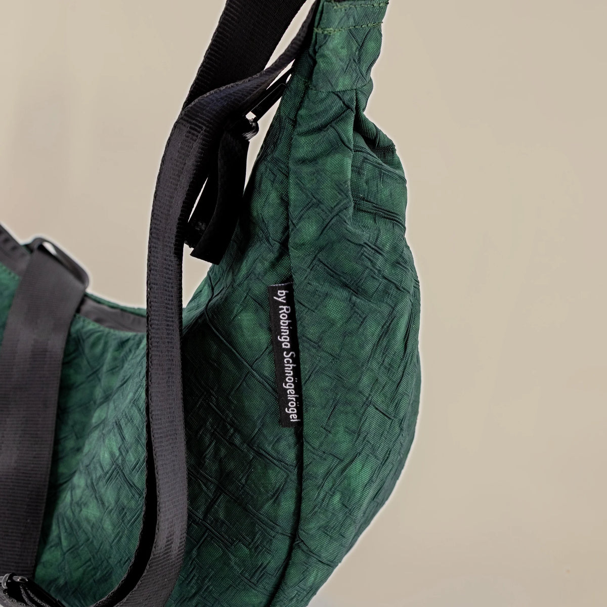 Moonbaq Mini Robinga-Edition Auflage 2 – Stofflabel by Robinga Schnoegelroegel am Korpus